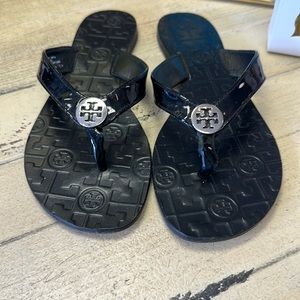 Tory burch leather flip flops
